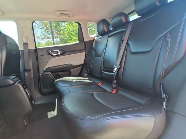 Used 2022 Gray Jeep Latitude Lux image 14