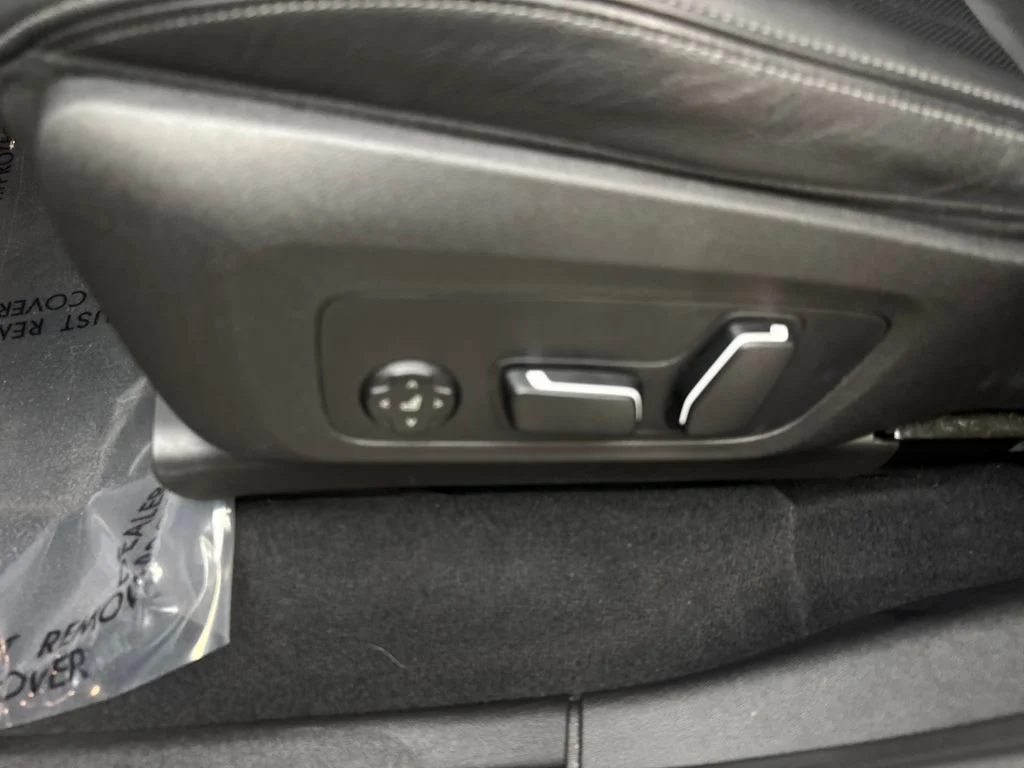 Used 2024 Gray BMW sDrive30i image 30