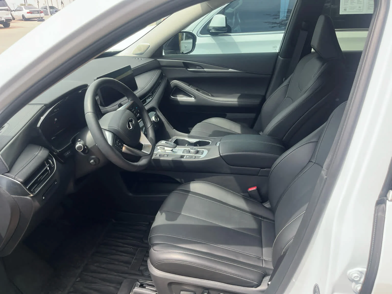 Certified Used 2026 Radiant White INFINITI LUXE image 5