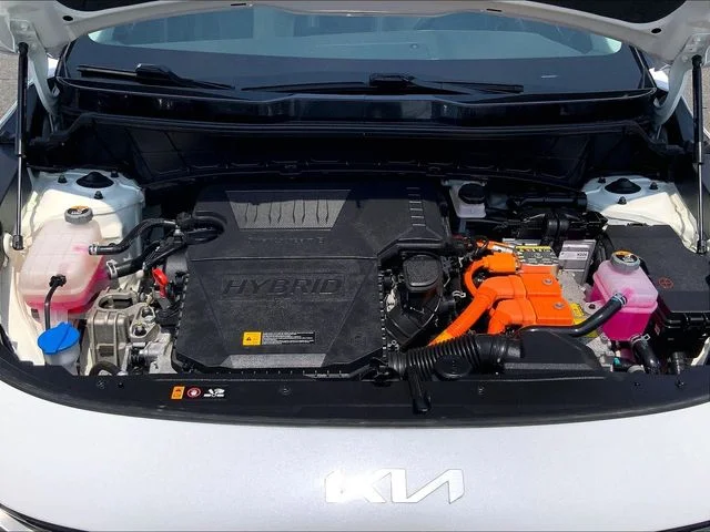 Used 2023 White Kia SX image 19