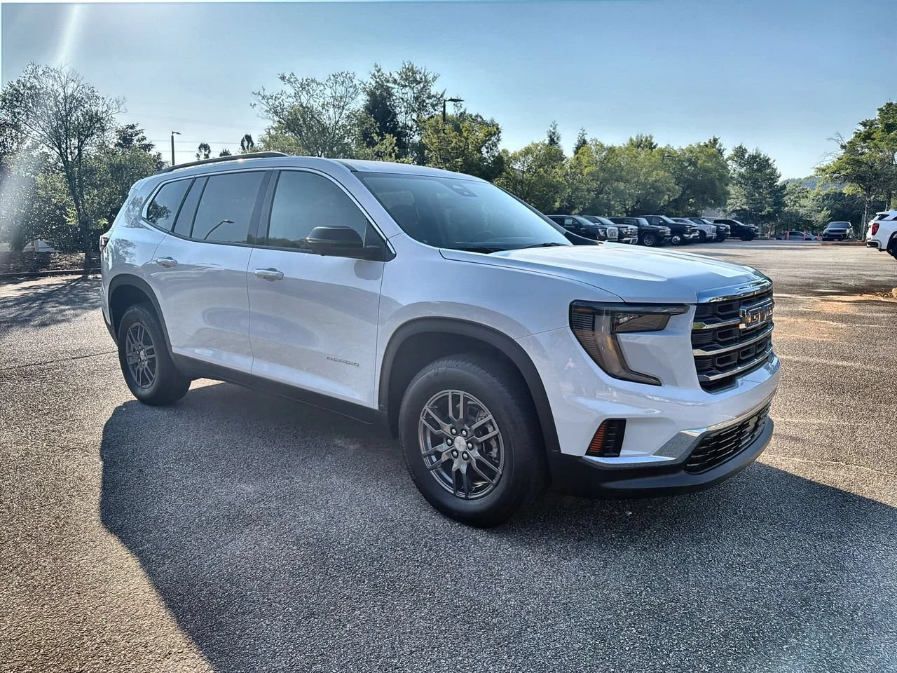New 2026 Summit White GMC Elevation image 2