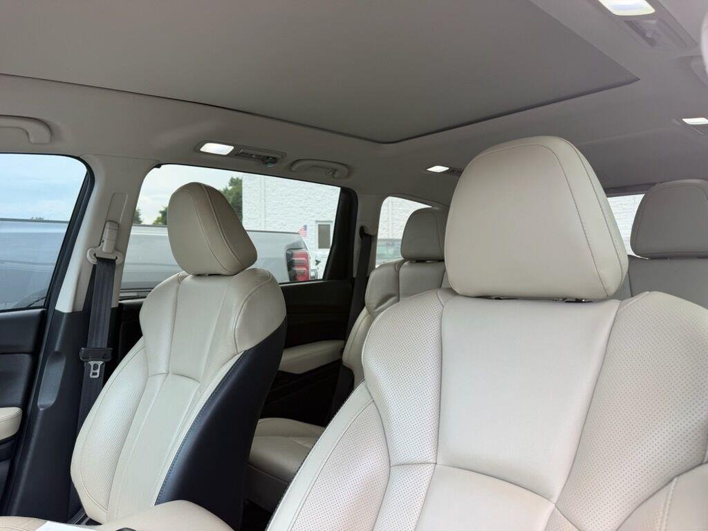 Used 2021 White Subaru Limited image 5