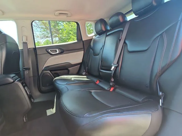 Used 2022 Gray Jeep Latitude Lux image 14