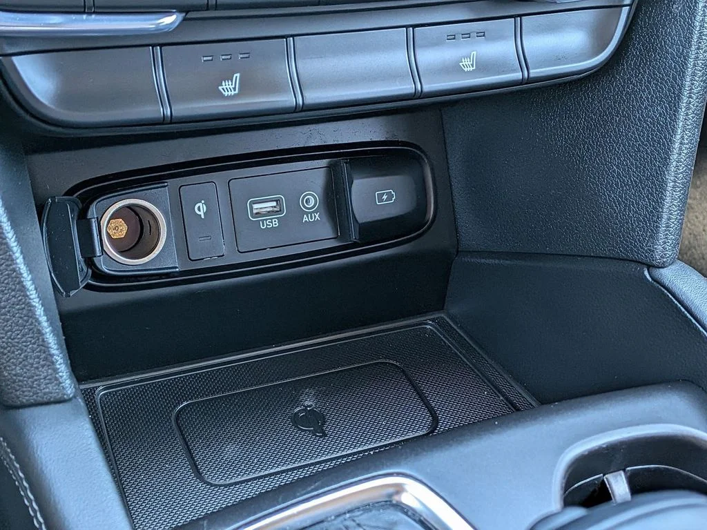 Used 2020 Gray Hyundai SEL image 21