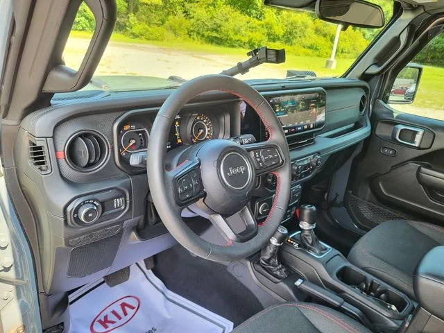 Used 2024 Gray Jeep Rubicon image 9