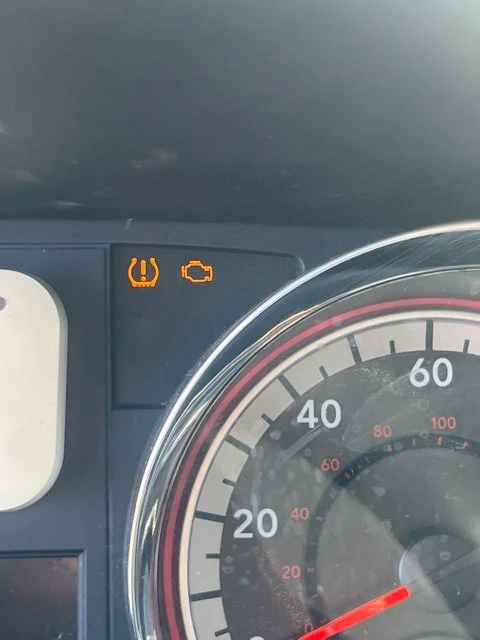 Used 2014 Blue Dodge SE image 12
