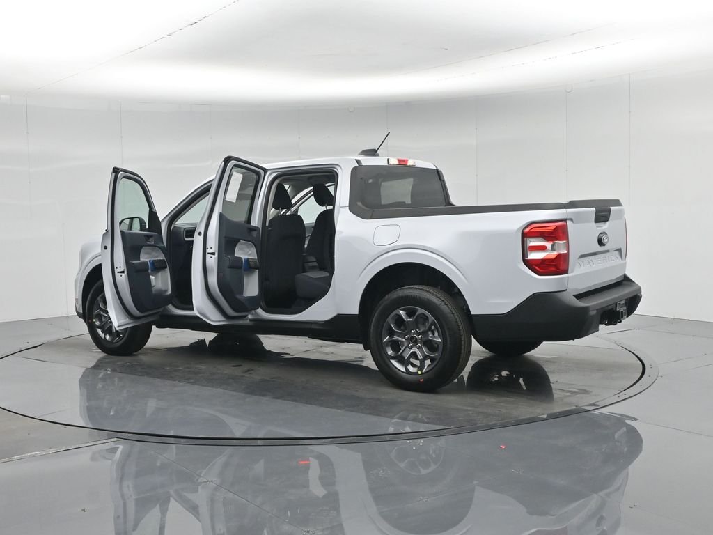 New 2026 Space White Metallic Ford XLT image 32