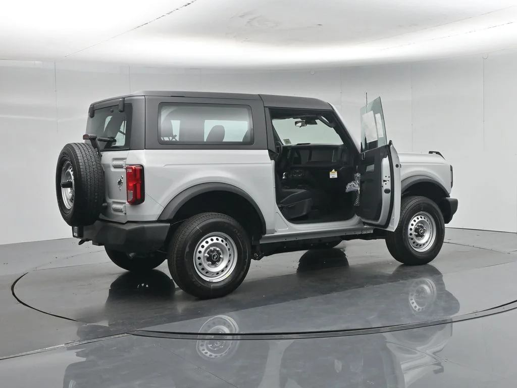 New 2026 Avalanche Gray Ford Base image 5