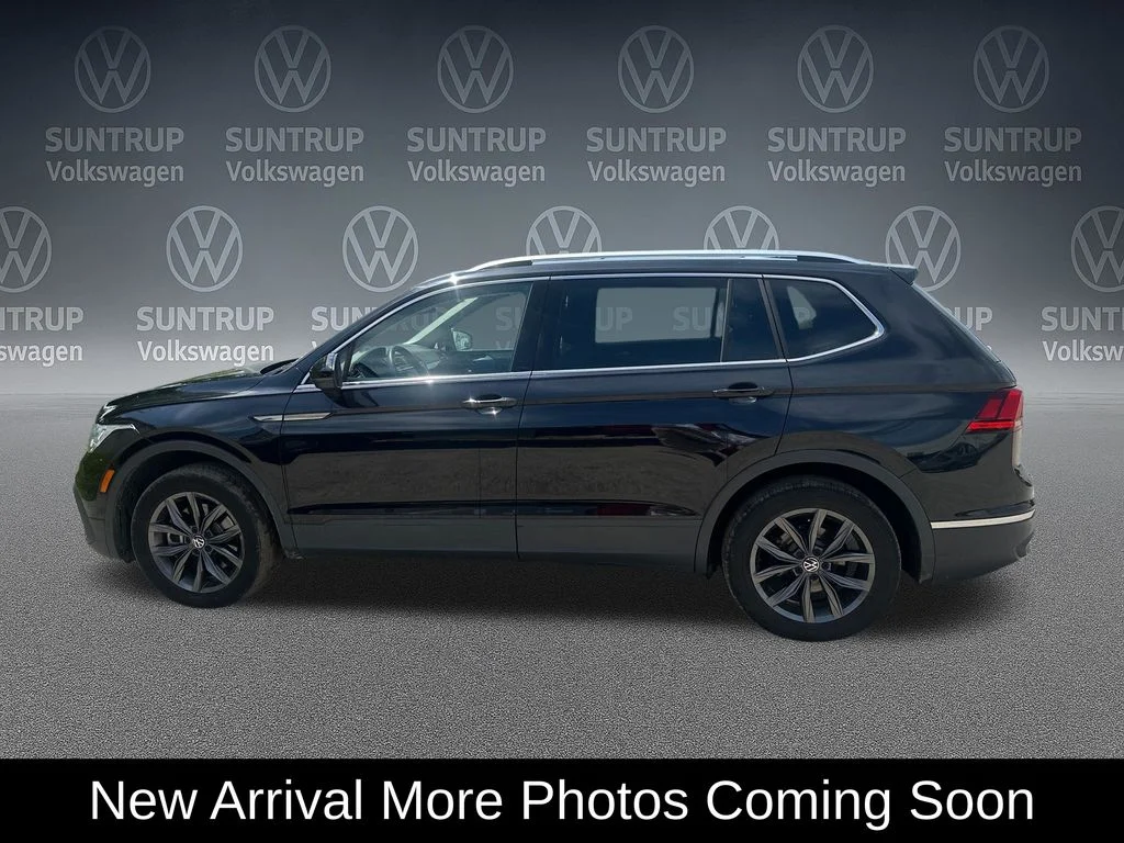 Used 2023 Black Volkswagen 2.0T SE image 3