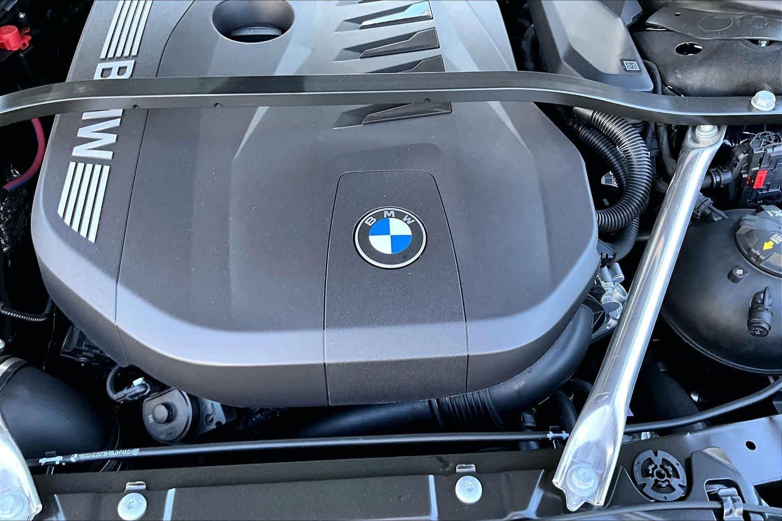New 2026 Tanzanite Blue II Metallic BMW 740i image 17