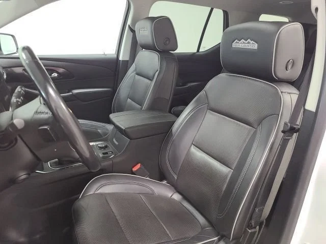 Used 2020 Iridescent Pearl Tricoat Chevrolet High Country image 20