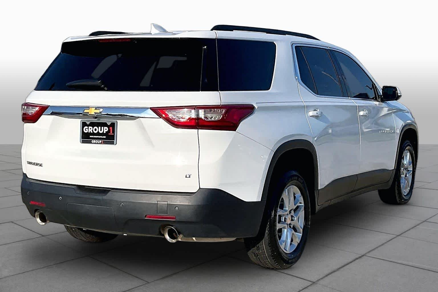 Used 2019 Summit White Chevrolet LT Cloth image 13