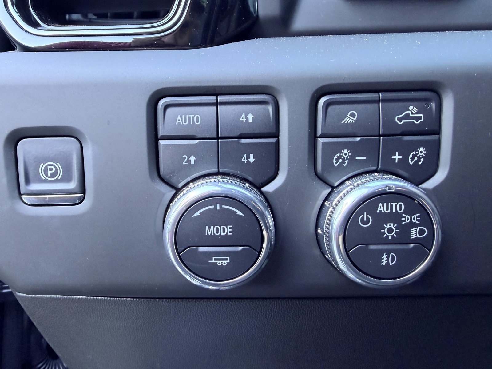 Used 2025 Black GMC AT4 image 16