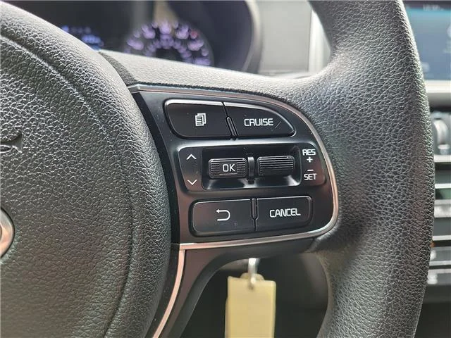 Used 2018 Snow White Pearl KIA LX image 18