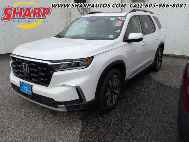 2023 Honda Pilot Touring AWD's photo