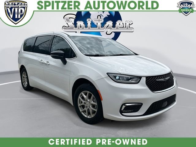 2024 Chrysler Pacifica Touring L's photo