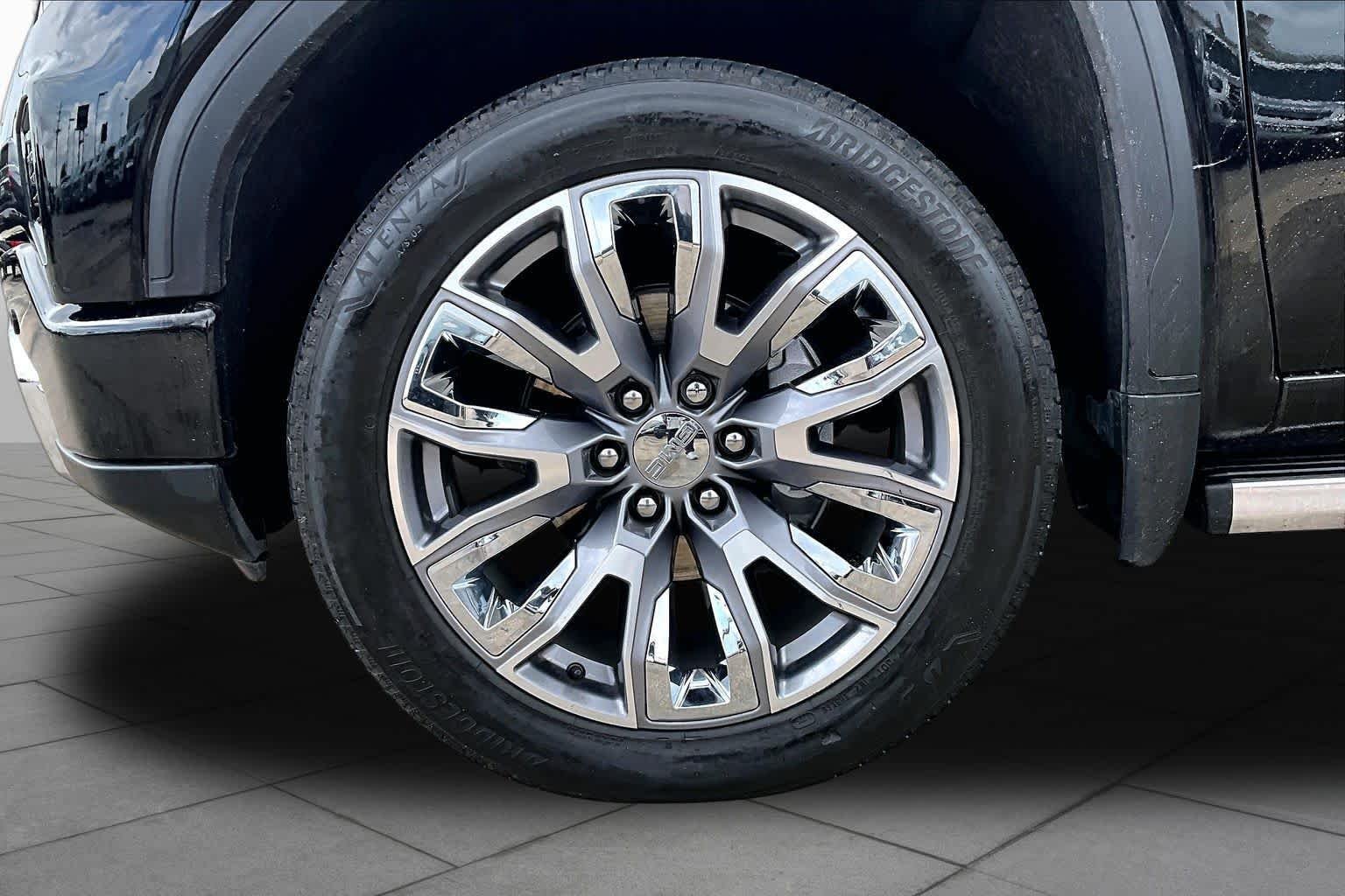 Used 2025 Onyx Black GMC Denali image 11