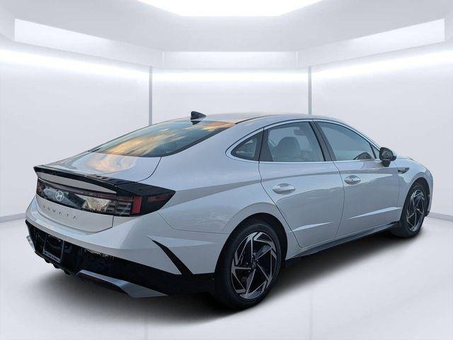 New 2026 White Hyundai SEL Sport image 3