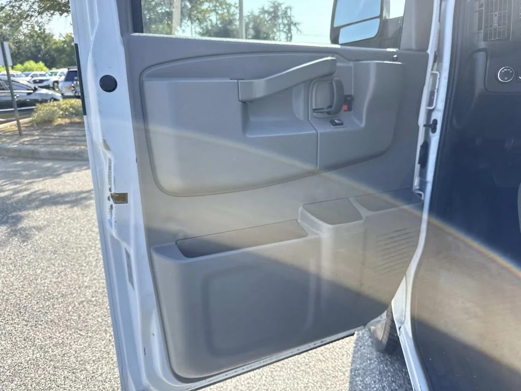 Used 2019 White Chevrolet Work Van image 20