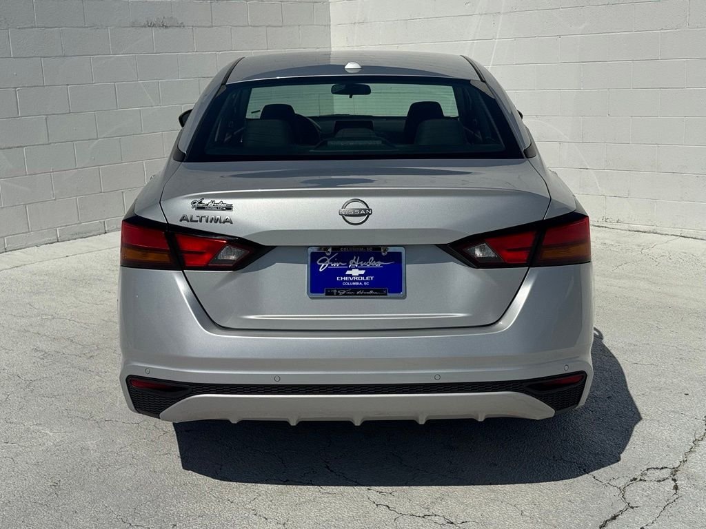 Used 2025 Silver Nissan 2.5 SV image 11
