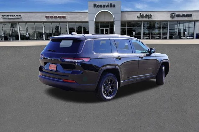 New 2026 Diamond Black Crystal Pearlcoat Jeep Altitude image 3