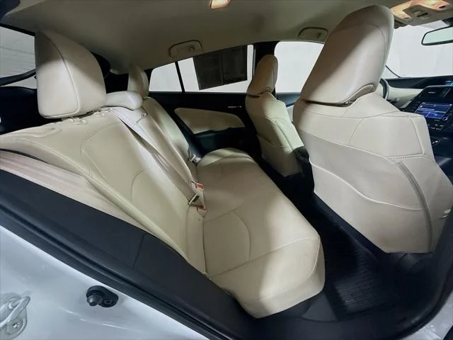 Certified Used 2022 WIND CHILL PEARL Toyota  image 27