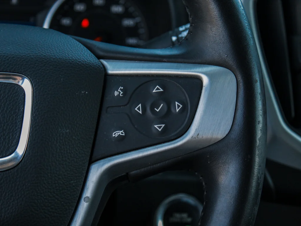 Used 2020 Satin Steel Metallic GMC SLT image 16