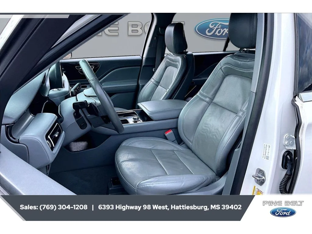 Used 2020 Pristine White Metallic Tri-Coat Lincoln Reserve image 18