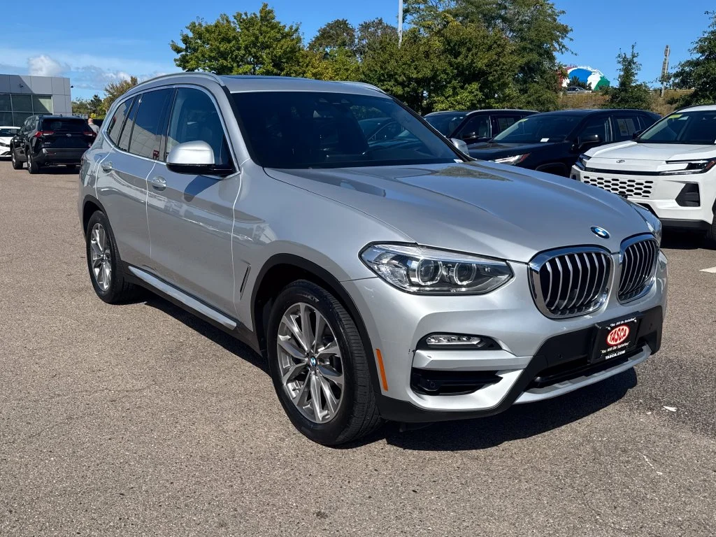 Used 2019 Silver BMW xDrive30i image 11