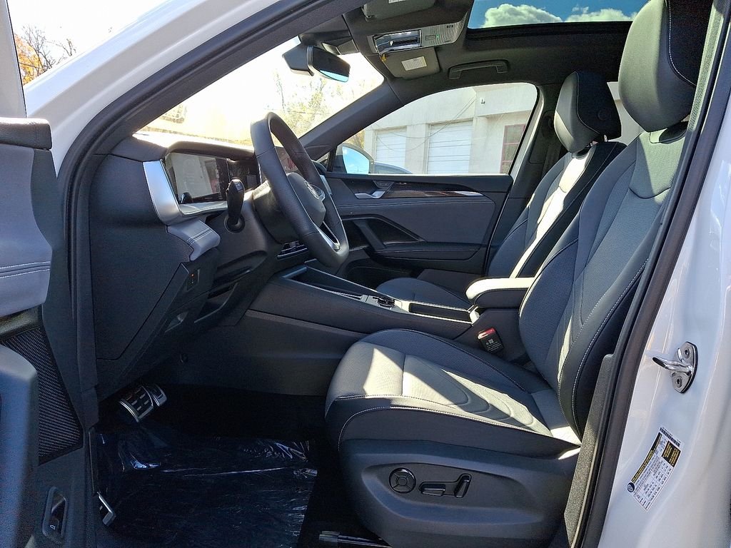 2026 Volkswagen Tiguan SE R-LINE BLACK - Photo 6