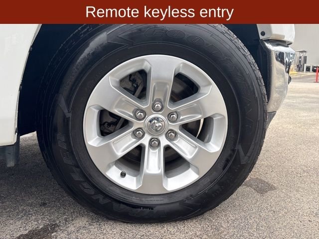 Used 2022 White Ram Laramie image 15