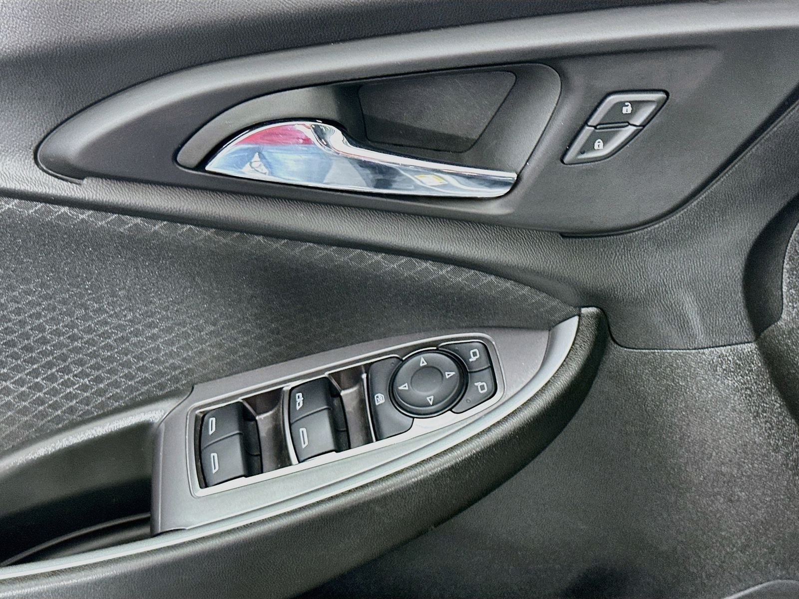 Used 2023 Sterling Gray Metallic Chevrolet LT image 19