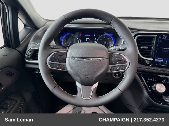 2027 Chrysler Pacifica Select - Photo 11