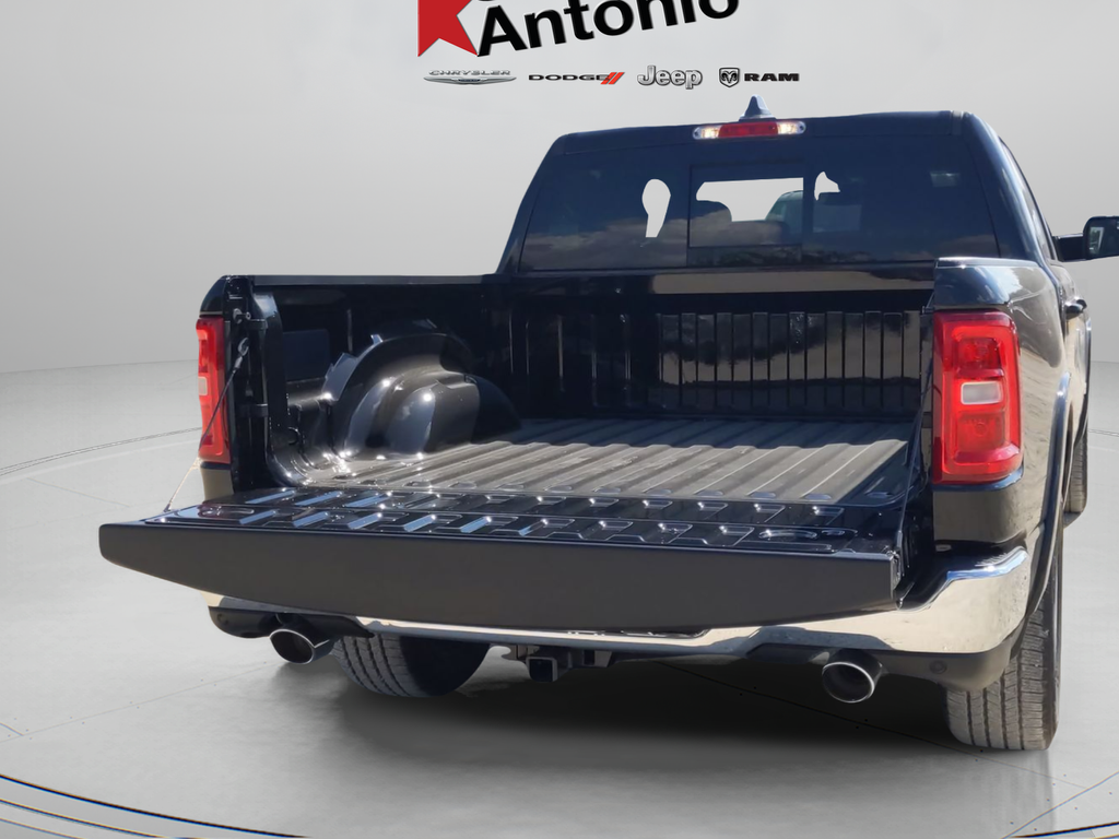 New 2026 Diamond Black Crystal Pearl-Coat Exterior Paint RAM Laramie image 32