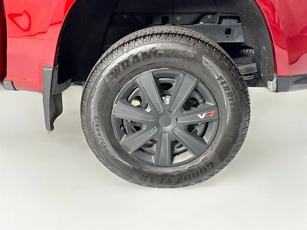 Used 2025 Red Chevrolet Work Truck image 31