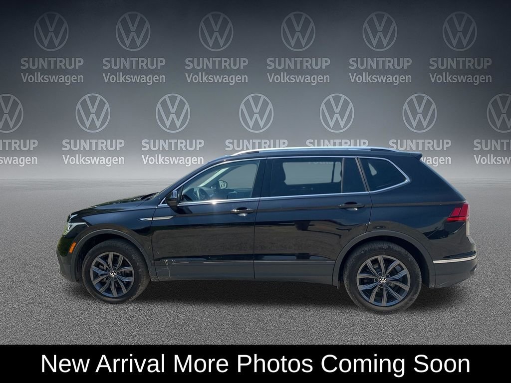 Used 2023 Black Volkswagen 1.5T SE image 3