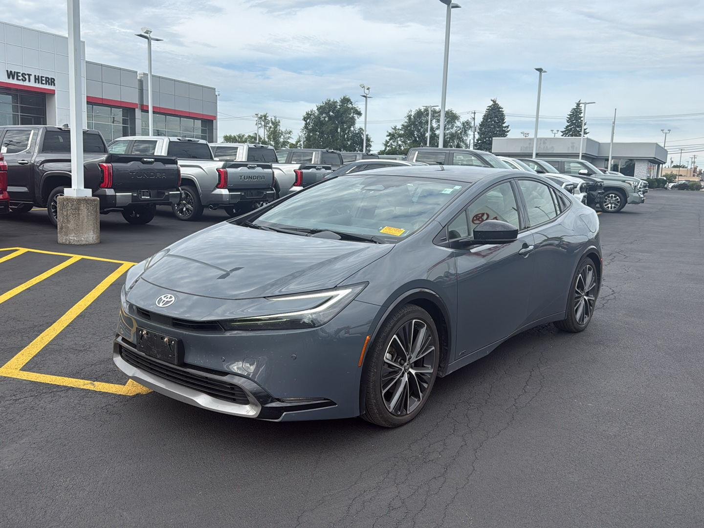 Used 2023 Guardian Gray Toyota XLE image 7