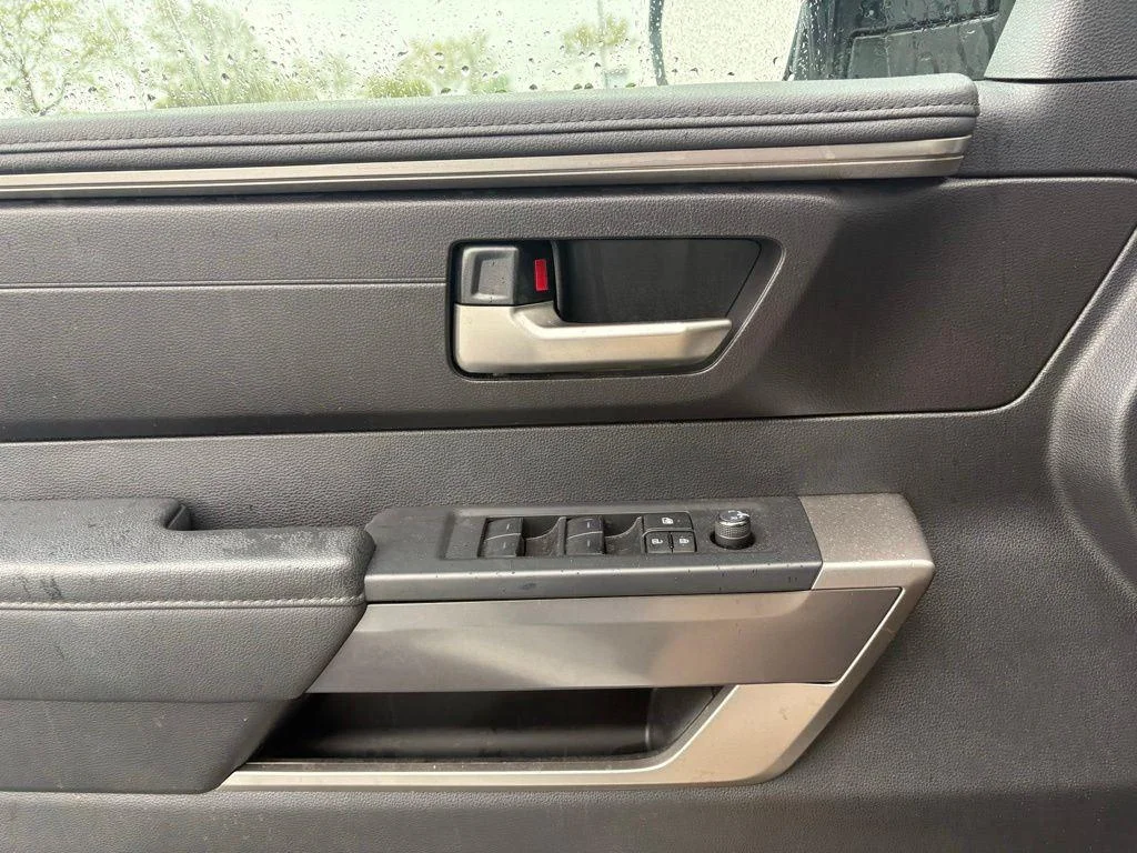 Used 2023 Ice Toyota SR5 image 8