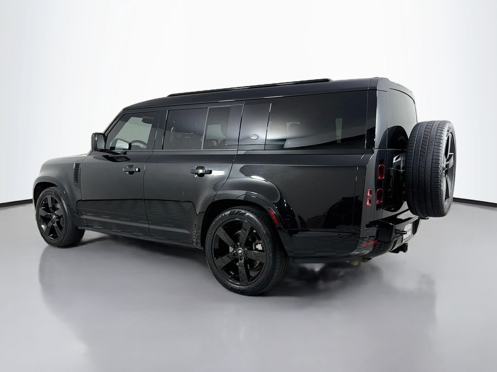 Certified Used 2023 Black Land Rover X-Dynamic SE image 7