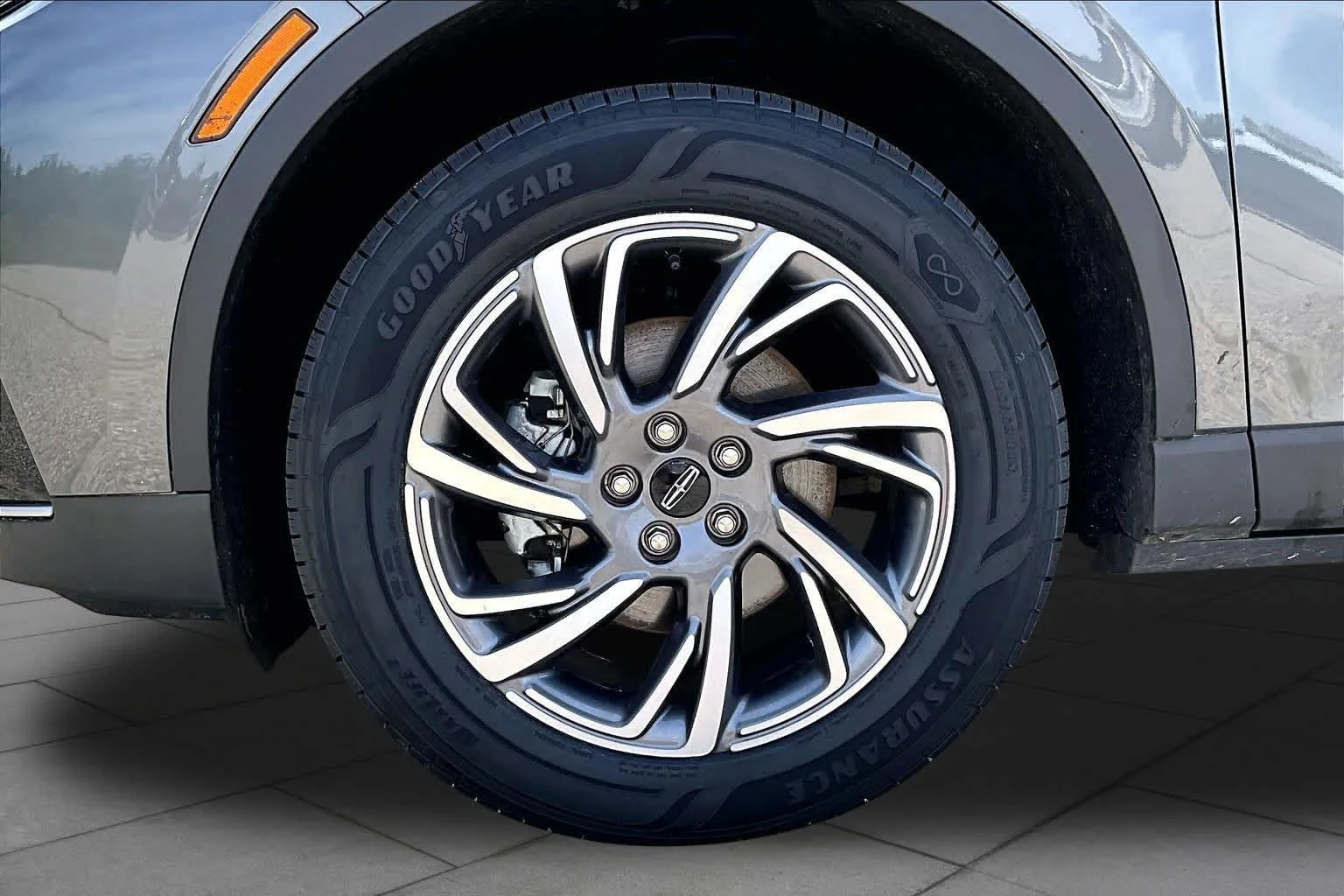 Used 2023 Asher Gray Clearcoat Metallic Lincoln Standard image 11