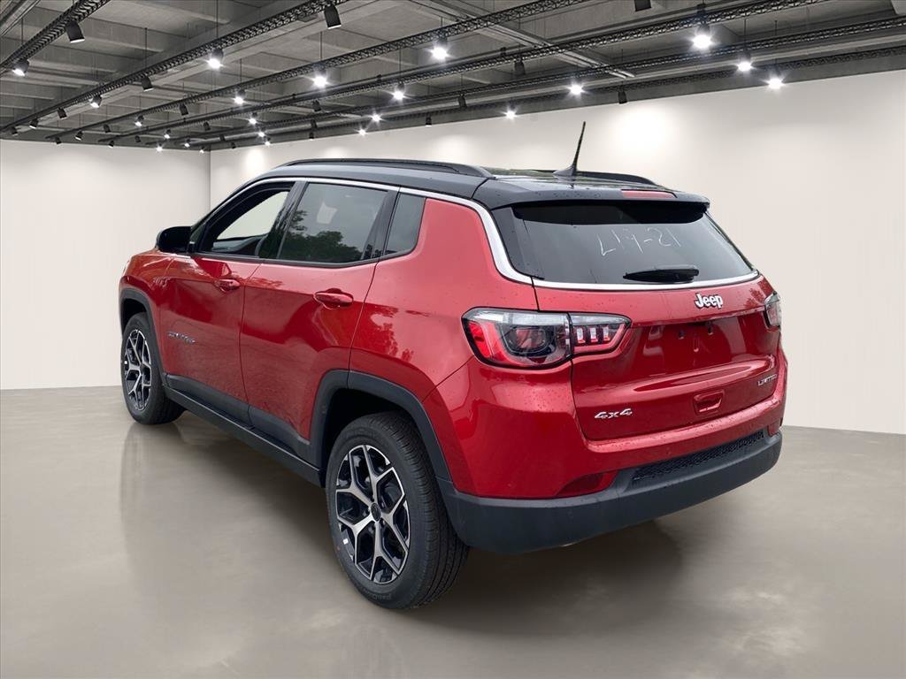 New 2026 Red Hot Pearl-Coat Exterior Paint Jeep Limited image 3