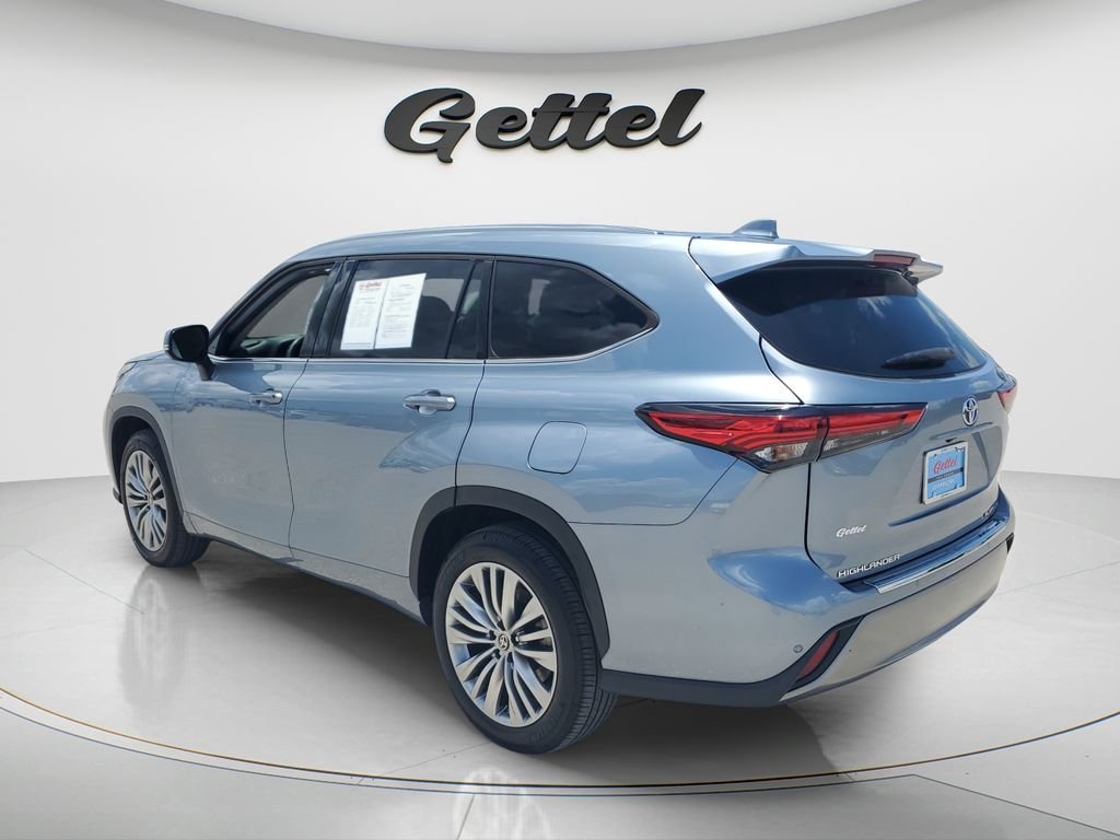 Used 2022  Toyota Platinum image 7