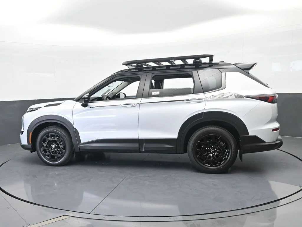 New 2026 White Mitsubishi Trail Edition image 3
