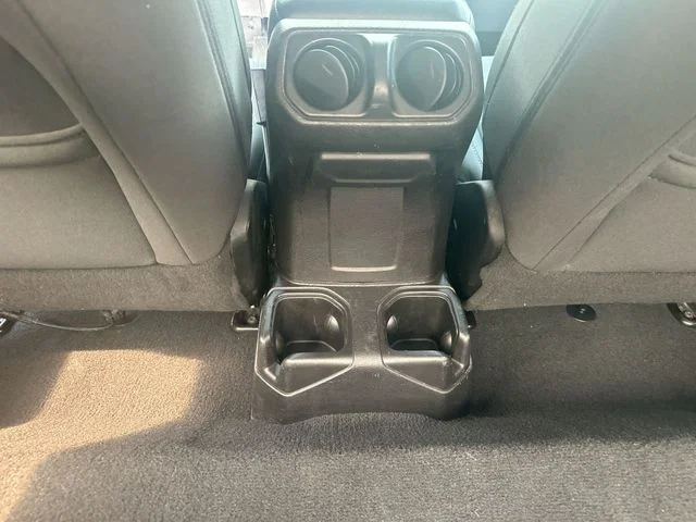 Used 2018 Silver Jeep Sport S image 22