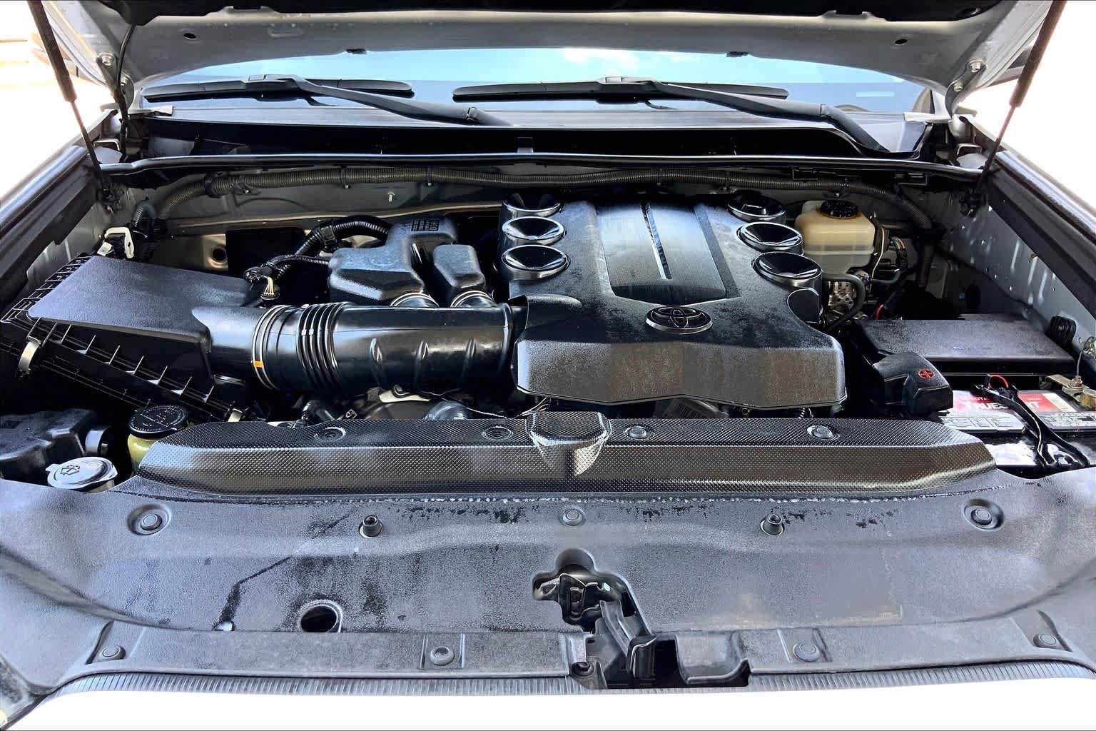 Used 2017 Classic Silver Metallic Toyota Limited image 31