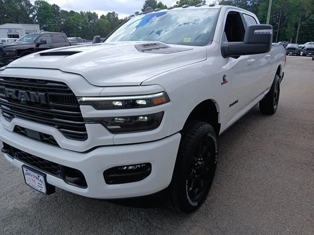 New 2026 Bright White Clear-Coat Exterior Paint RAM Laramie image 15