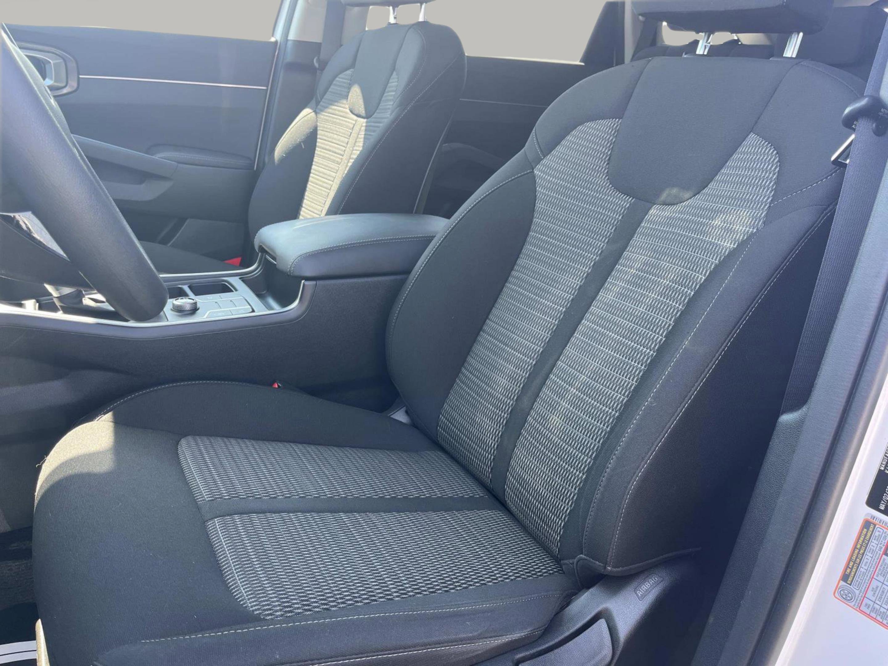Used 2023 Glacial White Pearl Kia LX image 32