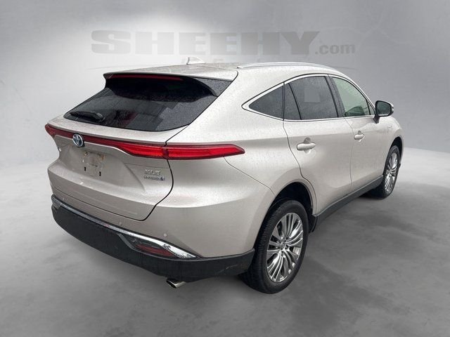 Used 2021 Silver Toyota XLE image 11