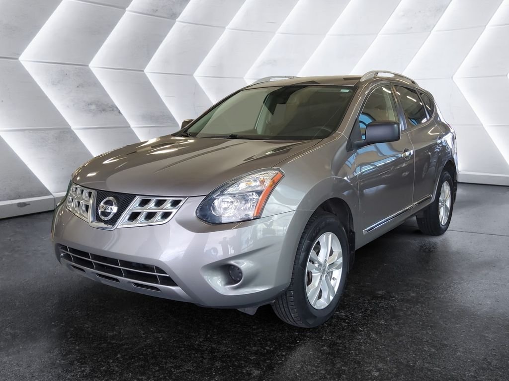 Used 2015 Gray Nissan S image 3