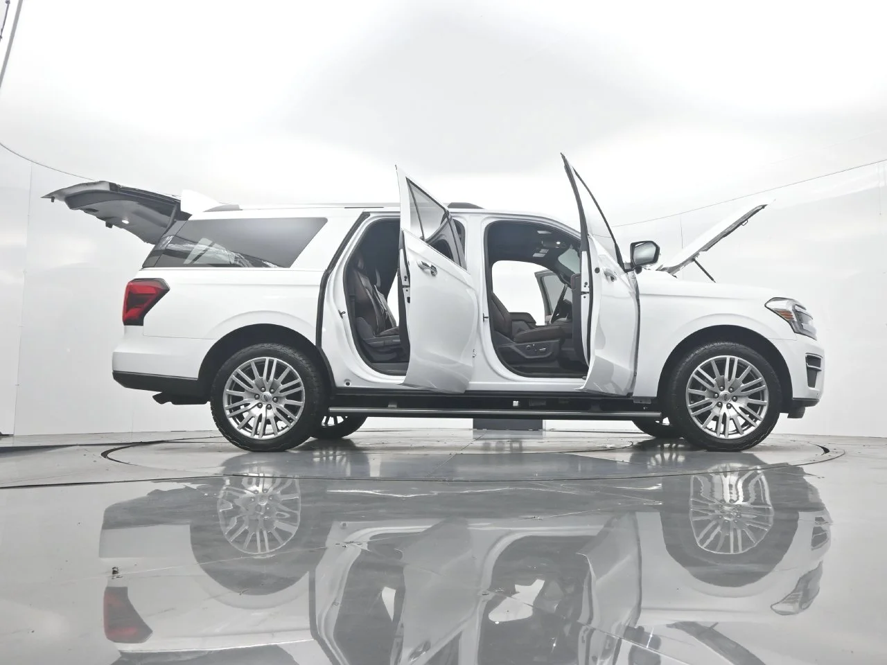 Used 2023 Oxford White Ford Limited image 57